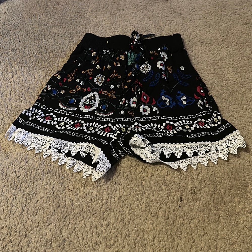 FLORAL SHORTS